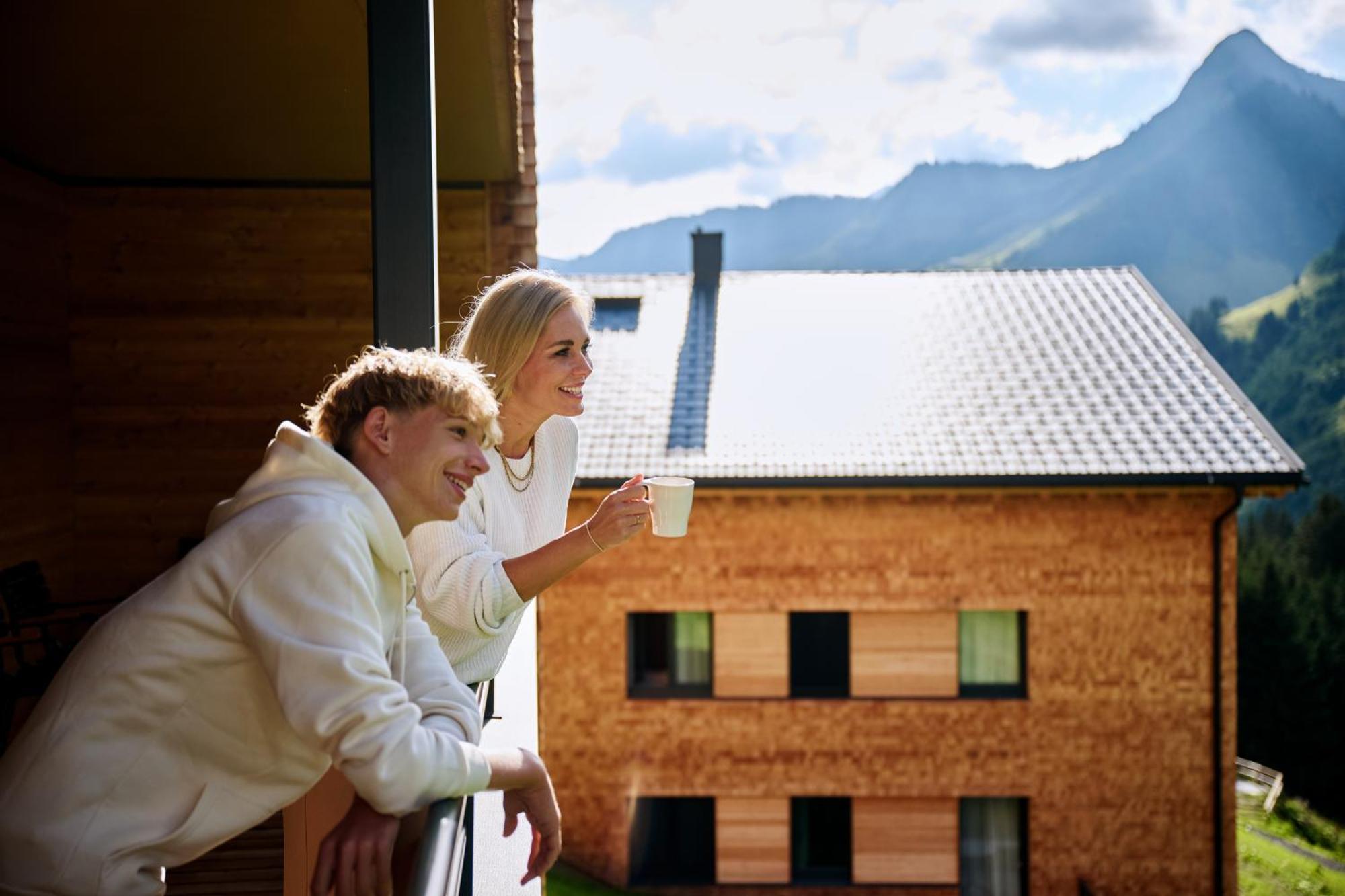 Апартаменты Alpenstolz Damuels Haus 2 - Stilvoll Urlauben In Den Bergen Экстерьер фото